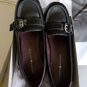 Tommy Hilfiger Size 6.5 Leather Loafers